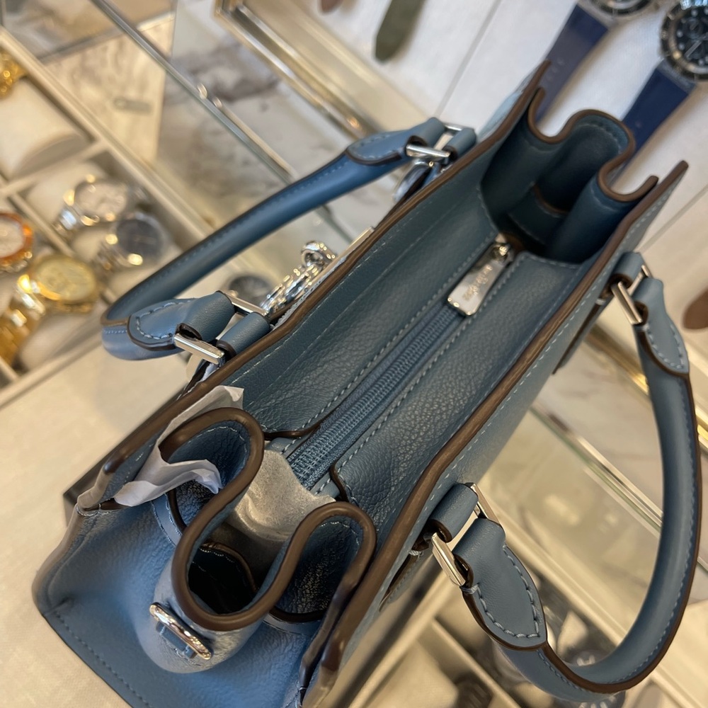 MICHAEL KORS Hamilton Small Patchwork Satchel Crossbody Bag
Cornflower
NWT - Picture 12 of 16